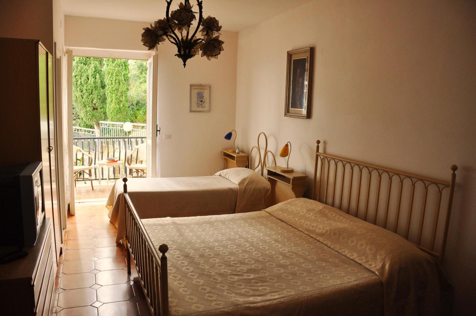 Villa Laura Sea View Apartments Санта-Мария-ди-Кастеллабате Номер фото