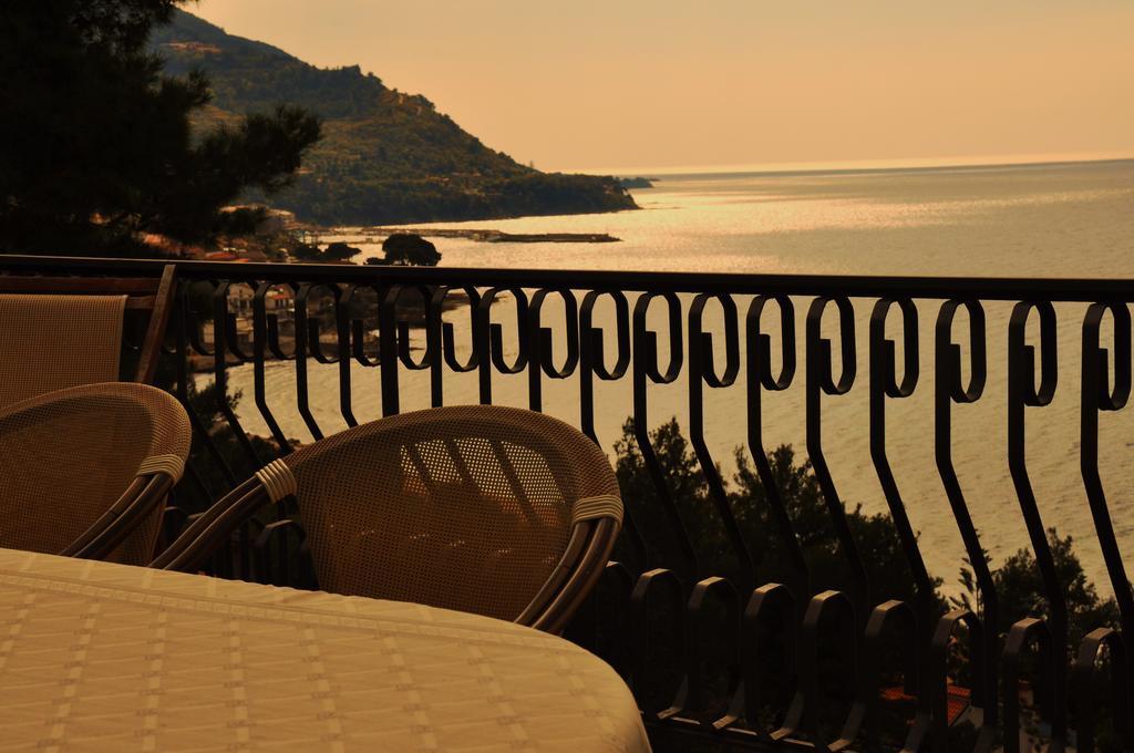 Villa Laura Sea View Apartments Санта-Мария-ди-Кастеллабате Экстерьер фото