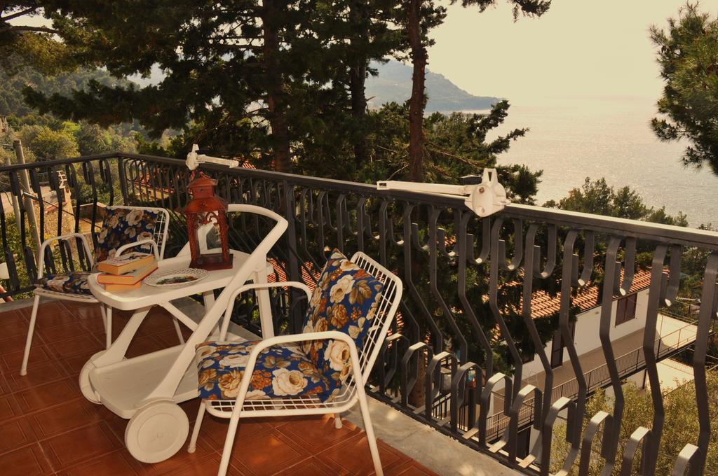 Villa Laura Sea View Apartments Санта-Мария-ди-Кастеллабате Экстерьер фото
