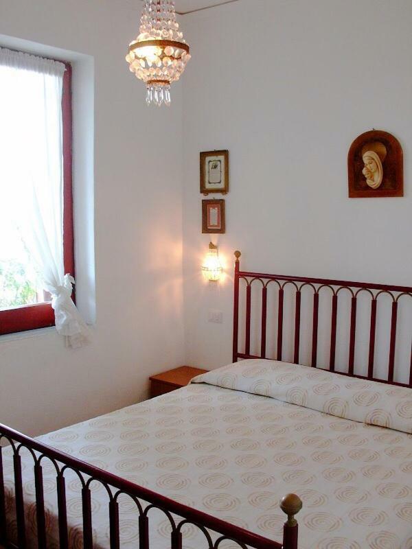 Villa Laura Sea View Apartments Санта-Мария-ди-Кастеллабате Номер фото