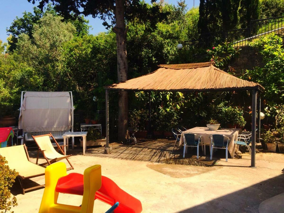 Villa Laura Sea View Apartments Санта-Мария-ди-Кастеллабате Экстерьер фото