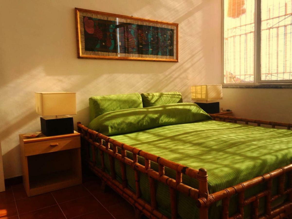 Villa Laura Sea View Apartments Санта-Мария-ди-Кастеллабате Экстерьер фото